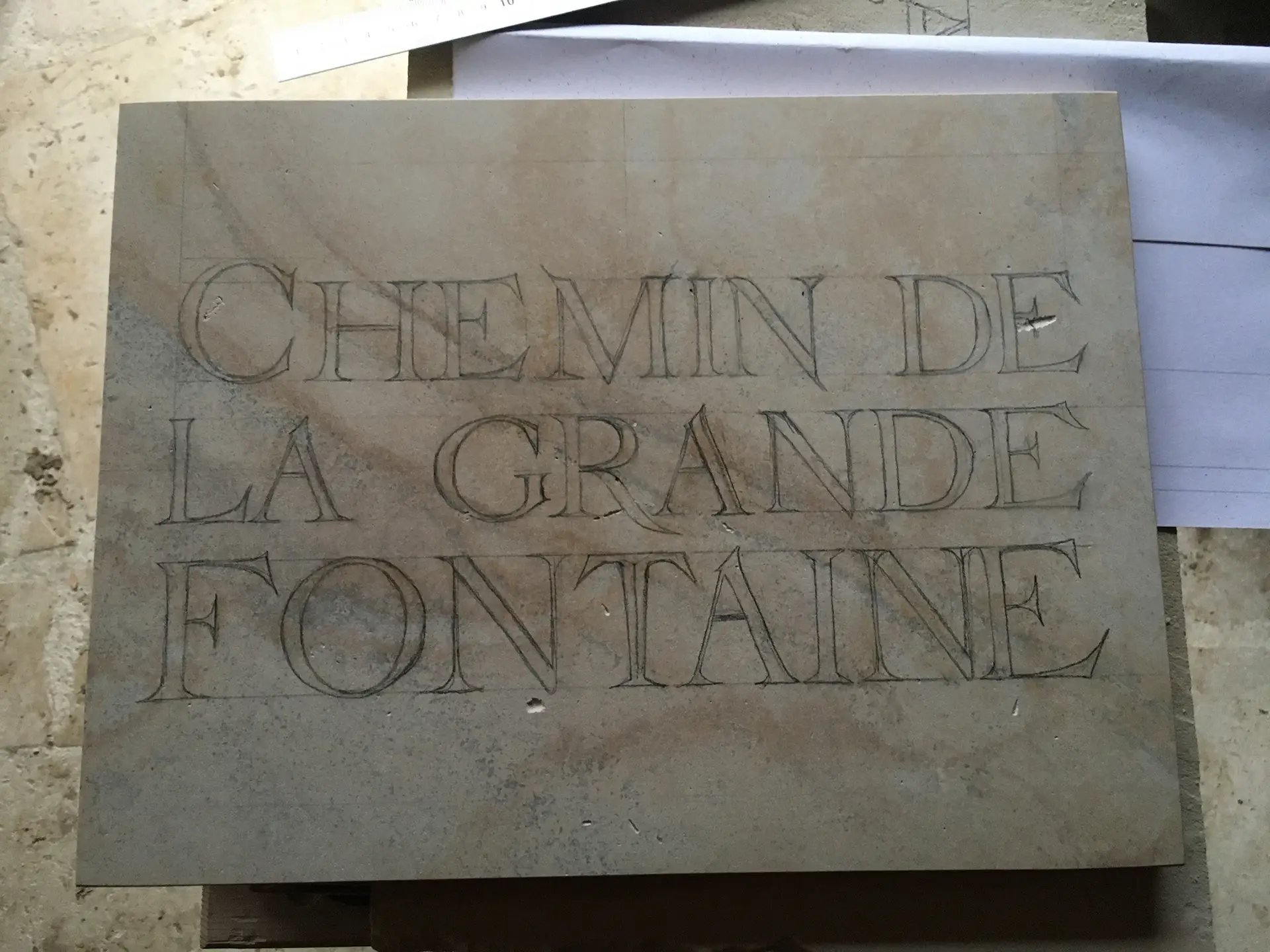 Dessin préparatif, Plaque de rue pour le village de Berzy-le-Sec, Picardie
Gravure sur pierre calcaire, Stage avec le sculpteur Aymeric Louvet50 x 30 cm