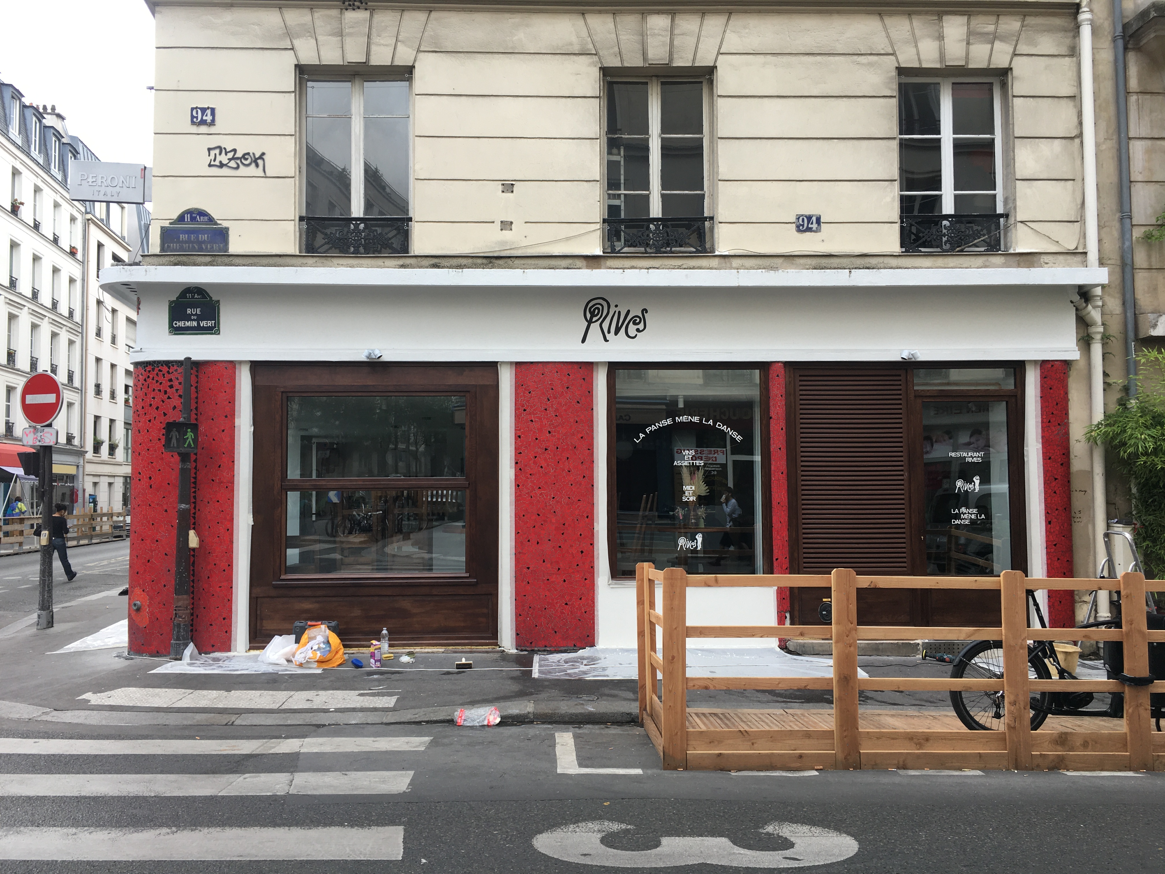 Restauration d'une façade de restaurantmosaÏque de pâtes de verreParis 11ème