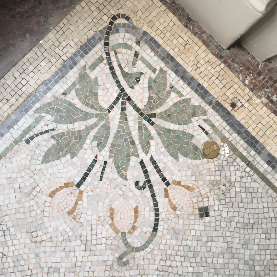 Détail de motif
Restauration de sol en mosaïque de marbres,
Rue Jean Menans, Paris 19ème